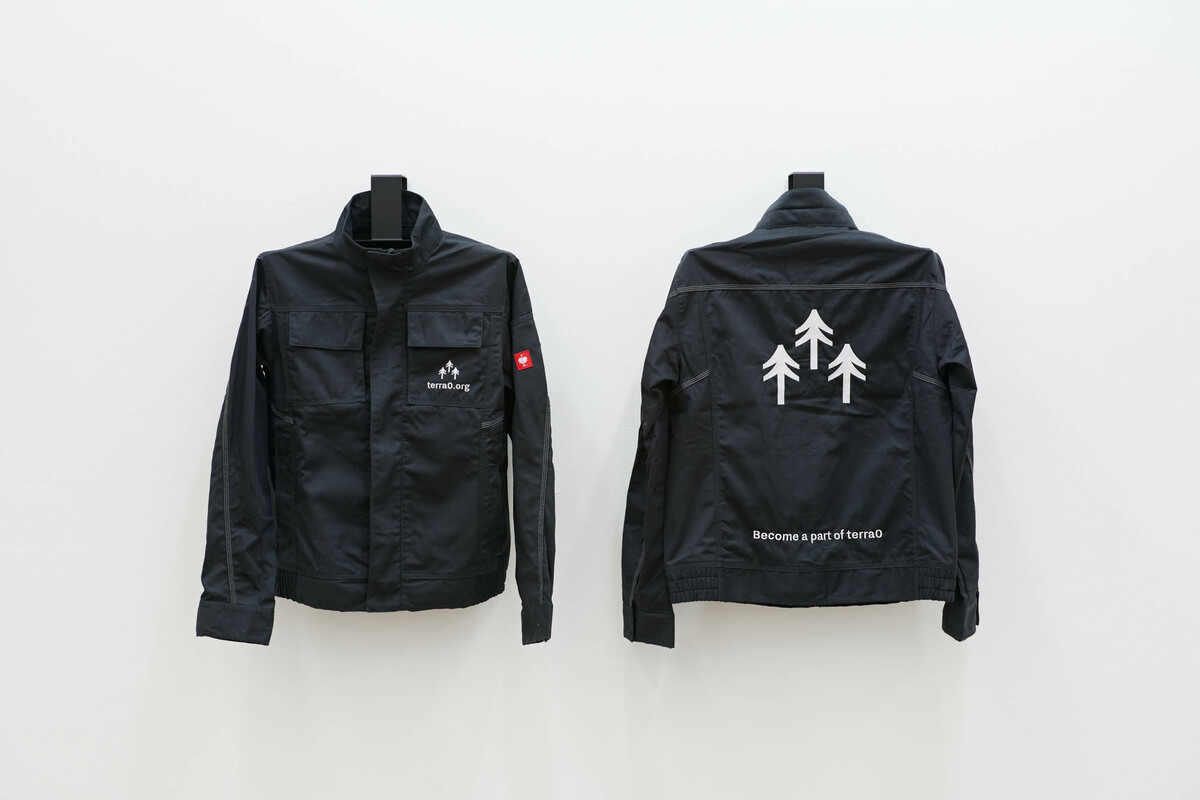 terra0 workwear jacket in Survival of the Fittest at Kunstpalais Erlangen (2020)